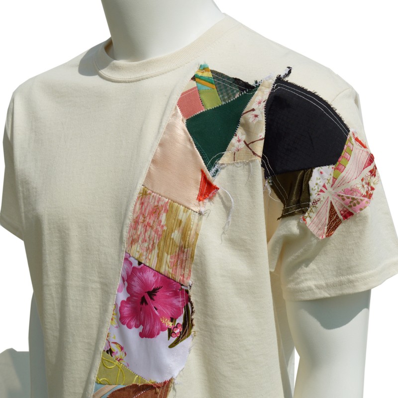 T-shirt in color beige with an insert of patchwork of different fabrics