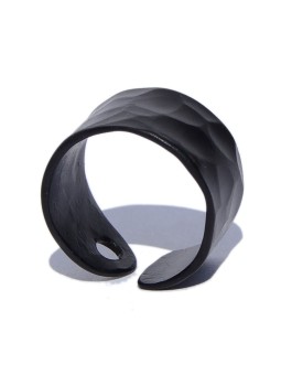 black-hammered-aluminum-ring