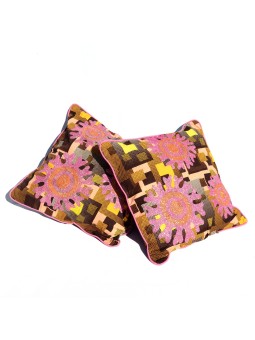 Funda de cojín en pagne con bordado en brillo