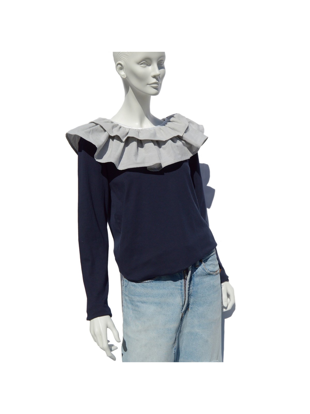 T-shirt with a striped ruffle woman