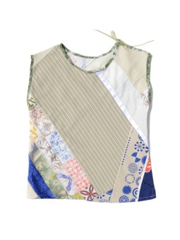 Top hecho en patchwork de diferentes tejidos