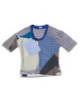 T-shirt patchwork con cuello azul bajo