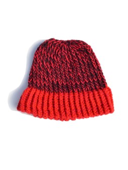 San Fabrizzio Beanie Hat in red shades