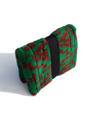 Funda de Ipad o tablet y cartera de mano en peluche verde y rojo