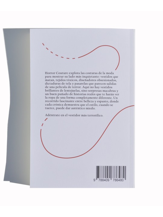 Horror Couture: True Stories of Terror in Fashion (Paperback) by Manue