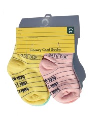 Calcetines para bebe con diseño de tarjeta de biblioteca (paquete de 4) de Out of Print
