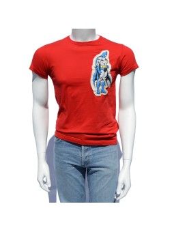 Camiseta de patchwork reciclando diferentes camisetas Batman